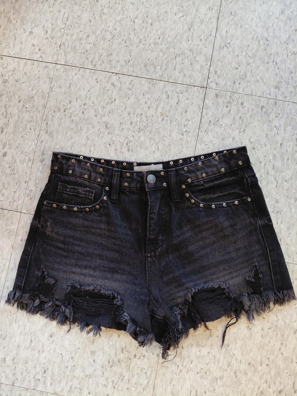 Austin Landing Sz 3/26 Studded Black Distressed Denim Shorts